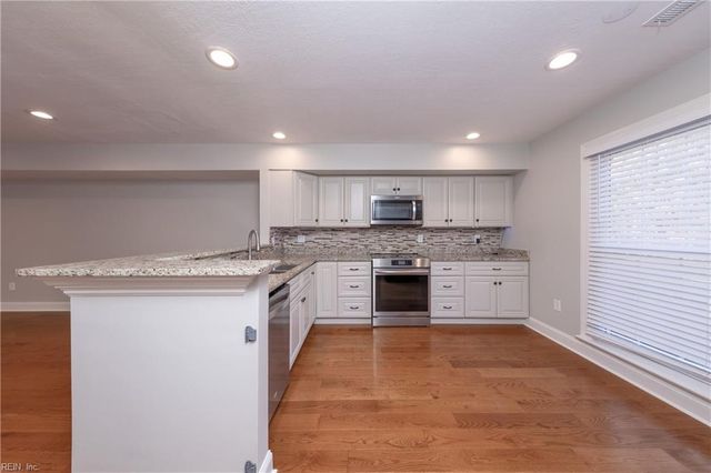 5302 Sloane SQ, Williamsburg, VA 23188