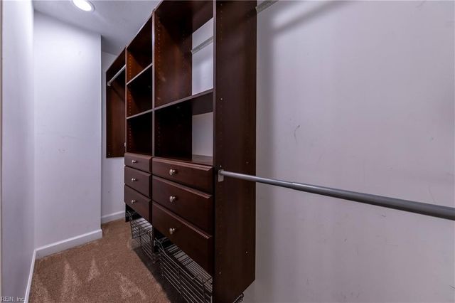 5302 Sloane SQ, Williamsburg, VA 23188