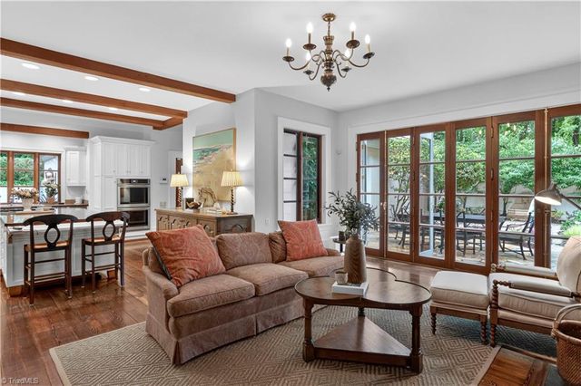 2820 Thornfield Road, Winston-salem, NC 27106