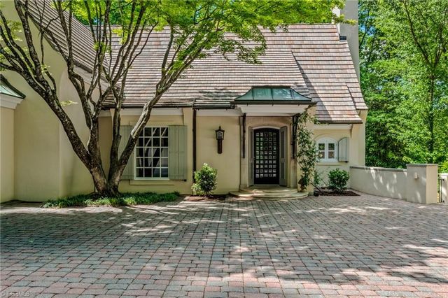 2820 Thornfield Road, Winston-salem, NC 27106