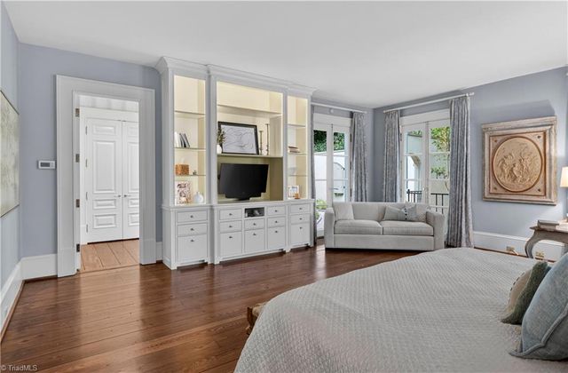 2820 Thornfield Road, Winston-salem, NC 27106