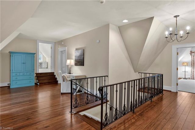 2820 Thornfield Road, Winston-salem, NC 27106