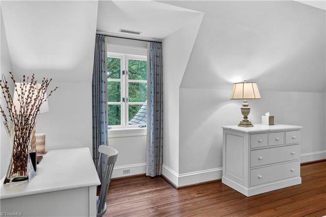 2820 Thornfield Road, Winston-salem, NC 27106