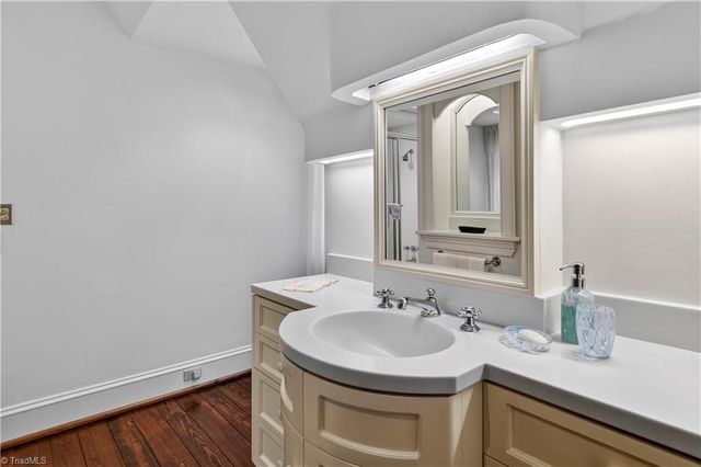 2820 Thornfield Road, Winston-salem, NC 27106