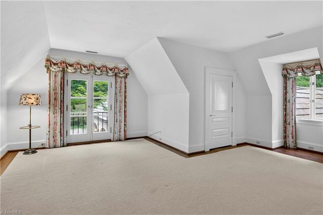 2820 Thornfield Road, Winston-salem, NC 27106