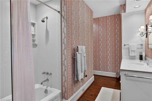 2820 Thornfield Road, Winston-salem, NC 27106