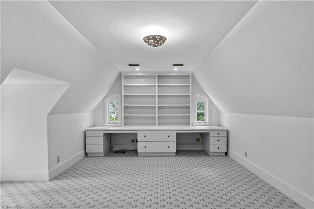2820 Thornfield Road, Winston-salem, NC 27106