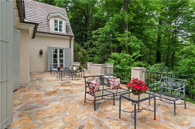 2820 Thornfield Road, Winston-salem, NC 27106