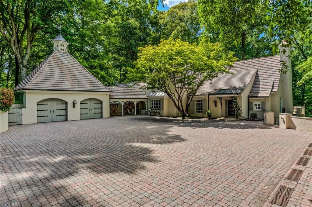2820 Thornfield Road, Winston-salem, NC 27106