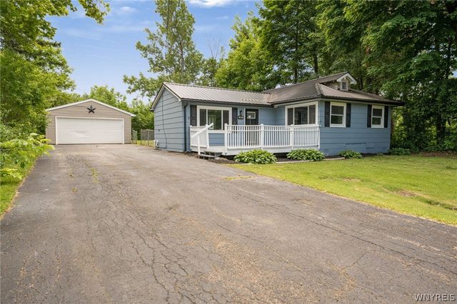 2605 Hakanaw Avenue, Hamburg, NY 14075