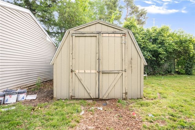 2605 Hakanaw Avenue, Hamburg, NY 14075