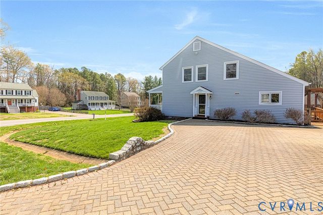 8297 Soft Wind Dr, Mechanicsville, VA 23111