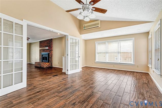 8297 Soft Wind Dr, Mechanicsville, VA 23111