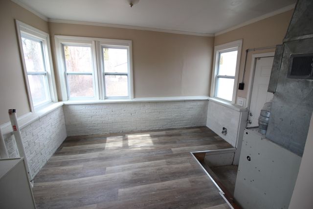 14462 Pine Street, Taylor, MI 48180