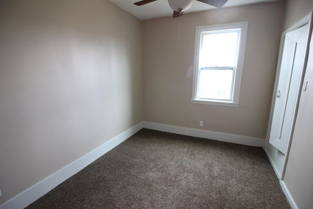 14462 Pine Street, Taylor, MI 48180