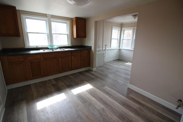 14462 Pine Street, Taylor, MI 48180