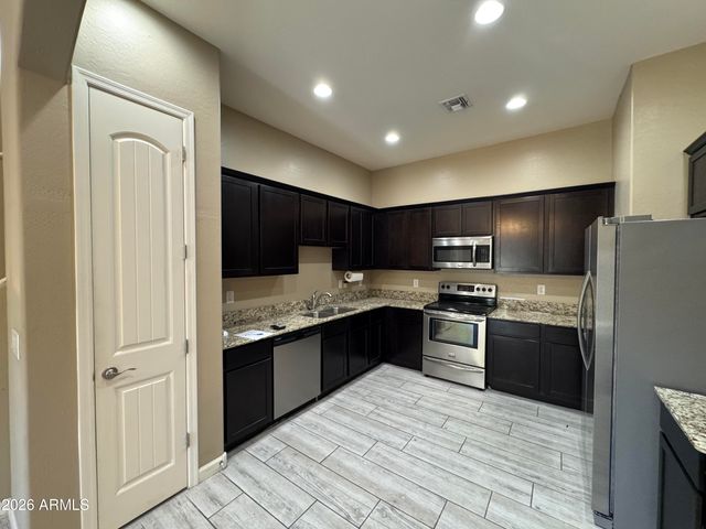 1367 S COUNTRY CLUB Drive 1034, Mesa, AZ 85210