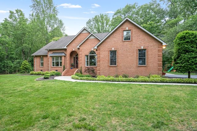 189 Turkey Creek Dr, Tullahoma, TN 37388