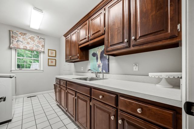 189 Turkey Creek Dr, Tullahoma, TN 37388