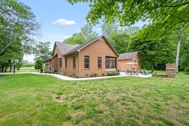 189 Turkey Creek Dr, Tullahoma, TN 37388
