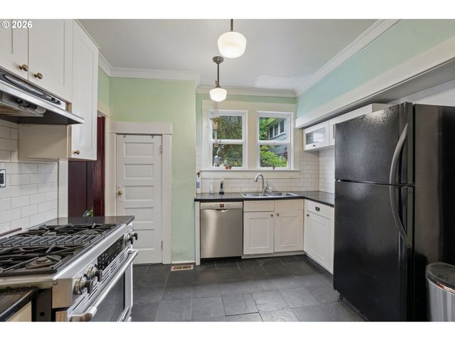 71 Ne ALBERTA St, Portland, OR 97211