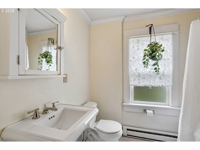 71 Ne ALBERTA St, Portland, OR 97211