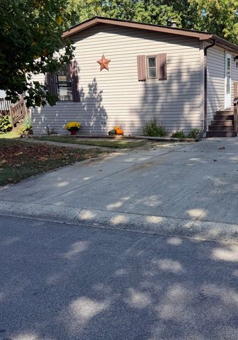 84 Birch Drive, Sandwich, IL 60548