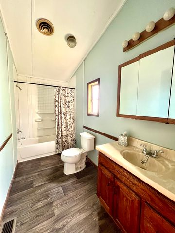 84 Birch Drive, Sandwich, IL 60548