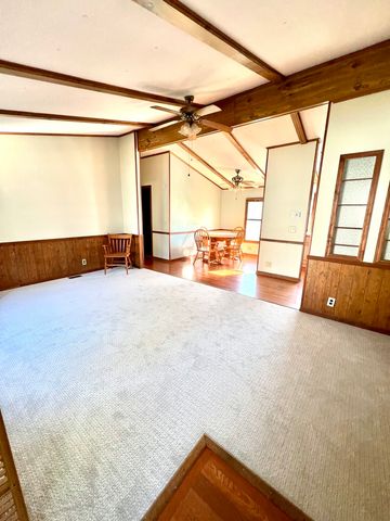 84 Birch Drive, Sandwich, IL 60548