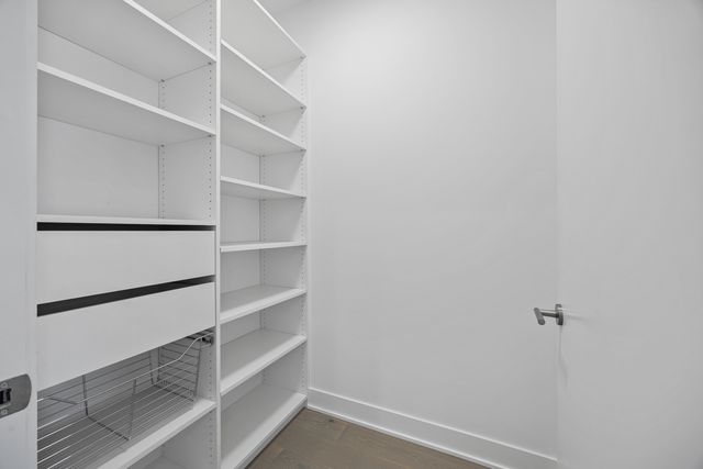 305 S Racine Avenue PHD, Chicago, IL 60607