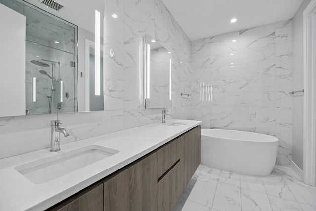 305 S Racine Avenue PHD, Chicago, IL 60607