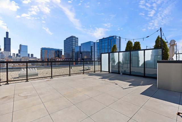 305 S Racine Avenue PHD, Chicago, IL 60607