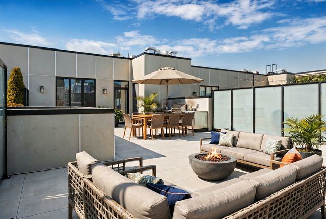 305 S Racine Avenue PHD, Chicago, IL 60607