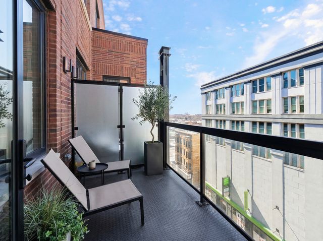 305 S Racine Avenue PHD, Chicago, IL 60607