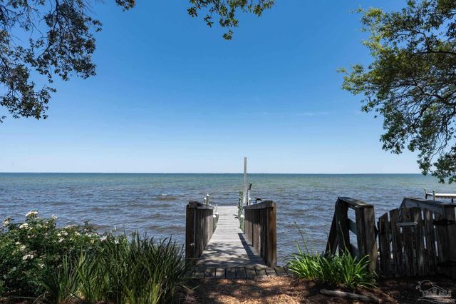 4954 Hickory Shores Blvd, Gulf Breeze, FL 32563