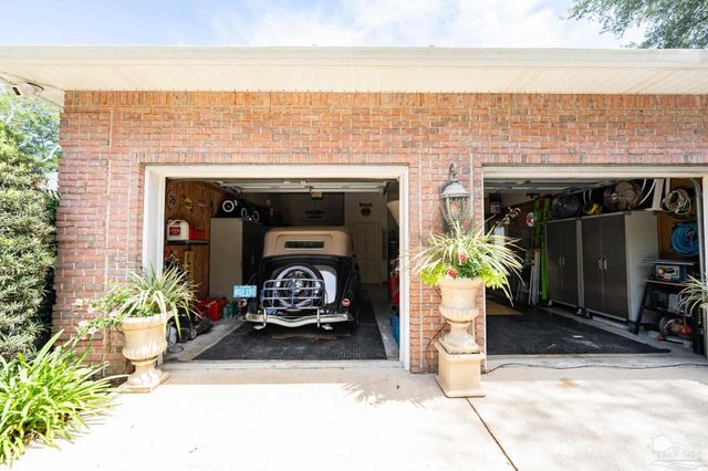4954 Hickory Shores Blvd, Gulf Breeze, FL 32563