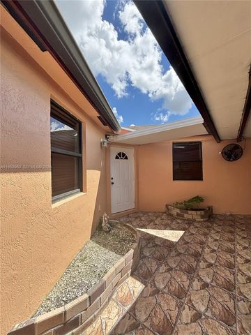 18601 SW 98th Avenue, Cutler Bay, FL 33157