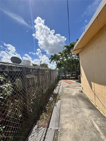 18601 SW 98th Avenue, Cutler Bay, FL 33157