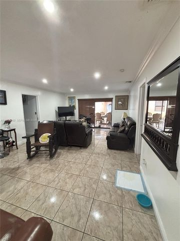 18601 SW 98th Avenue, Cutler Bay, FL 33157