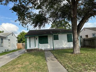 4822 Dodd Dr, Corpus Christi, TX 78415