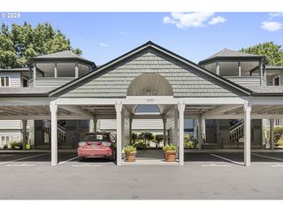 5050 S LANDING Dr 304, Portland, OR 97239