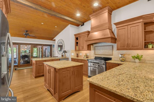 9920 JAYDEE BLVD, Fairfax Station, VA 22039