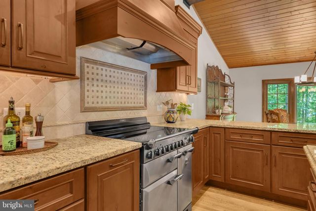9920 JAYDEE BLVD, Fairfax Station, VA 22039