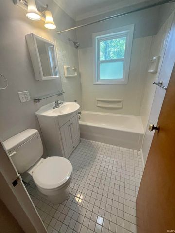 1822 E 2nd Street, Bloomington, IN 47401