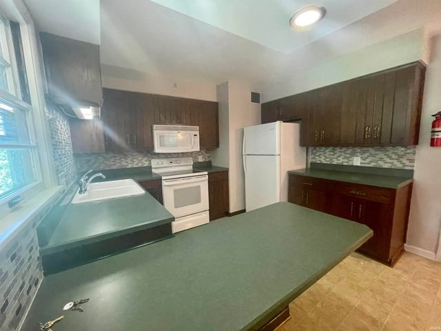 1822 E 2nd Street, Bloomington, IN 47401