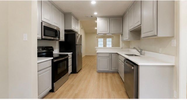 229 Oxford Drive, Conroe, TX 77303