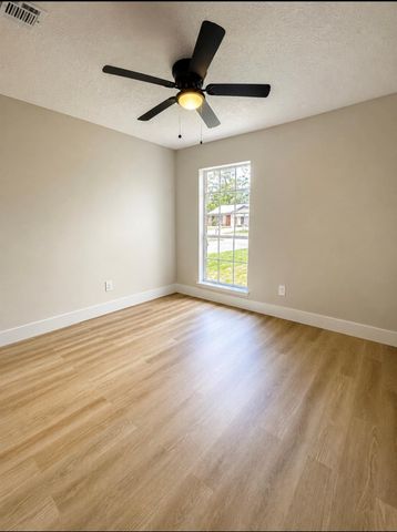 229 Oxford Drive, Conroe, TX 77303