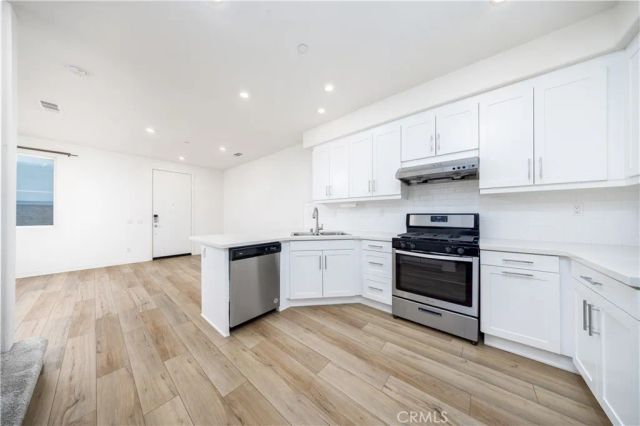 17 Aria, South El Monte, CA 91733