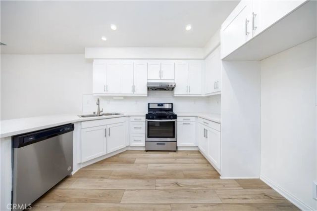 17 Aria, South El Monte, CA 91733
