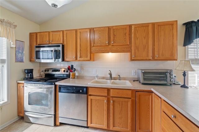 10 Turtlewood, Greece, NY 14626